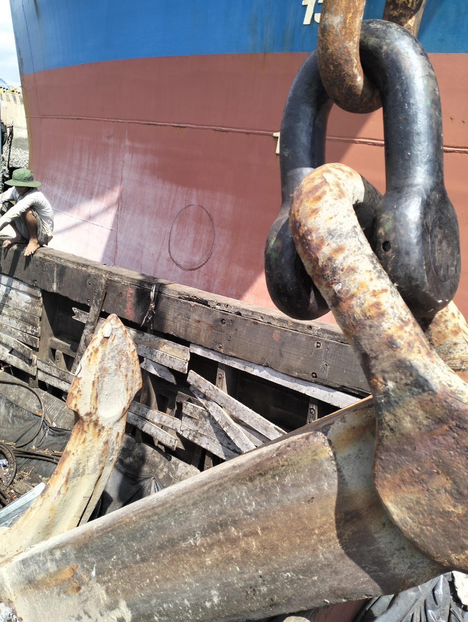 SHIP ANCHOR REPLACEMENT AT PHU MY PORT VIETNAM