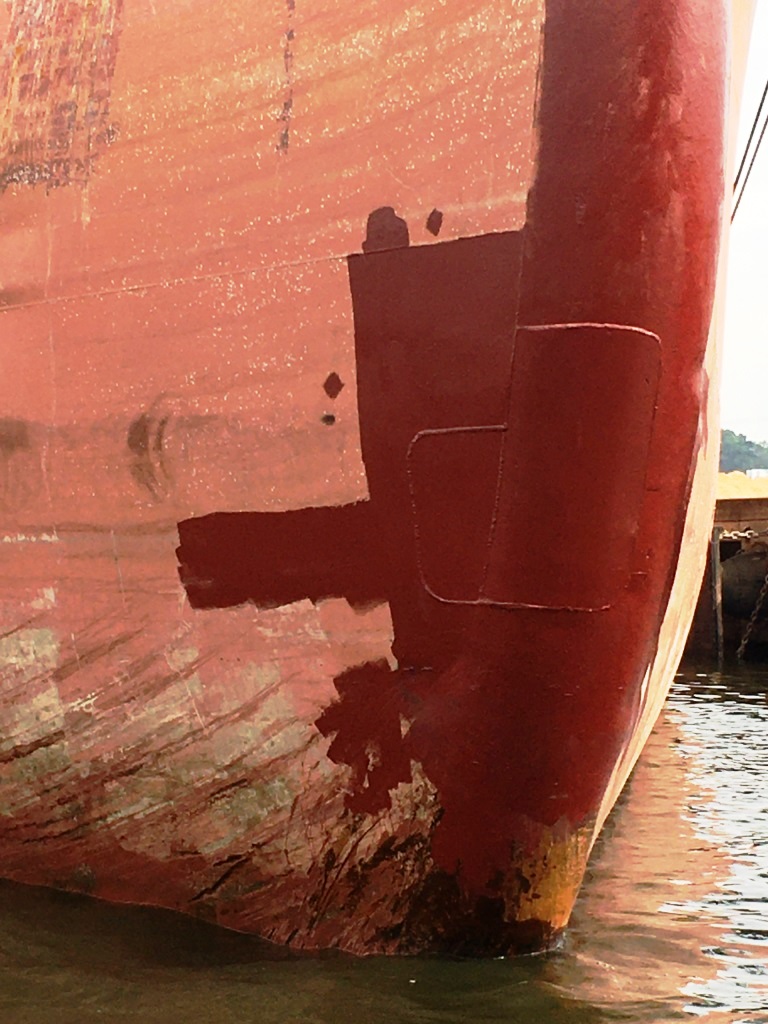 SHIP'S BULBOUS BOW REPAIRS IN VIETNAM